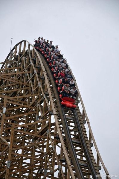 北京欢乐谷过山车有哪些_哪个最刺激