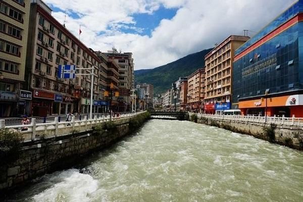 康定是高原吗_康定海拔多少米