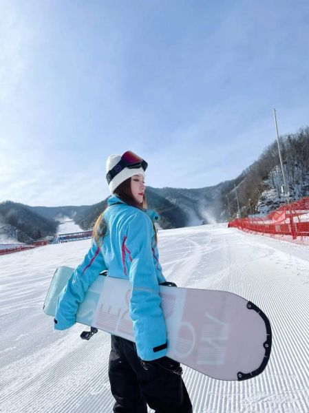滑雪初学者穿什么_雪景拍照穿什么
