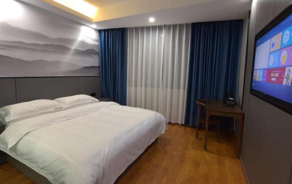 凤凰高原红酒店怎么样_凤凰高原红酒店价格