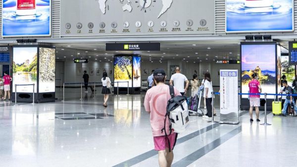 上海户外广告怎么投放_上海户外广告价格贵吗