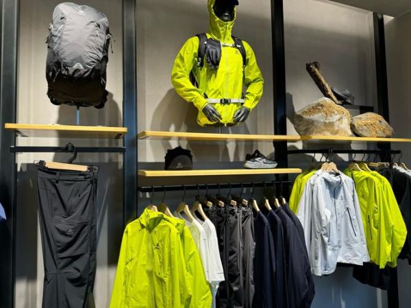 户外衣服什么牌子好_户外品牌怎么选