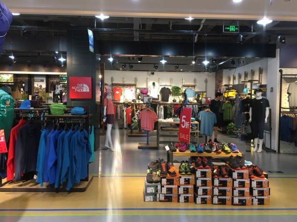 南京三夫户外新街口店在哪里_营业时间几点到几点