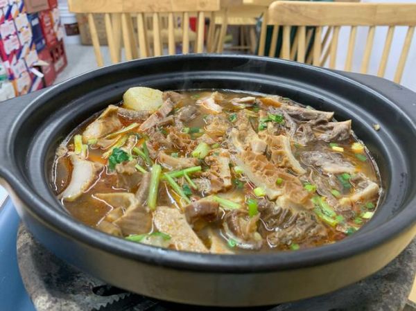 高原牛杂火锅加盟费多少钱_加盟条件有哪些