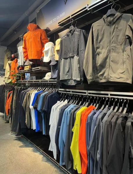 户外装备专卖店加盟哪家好_加盟费用大概多少钱