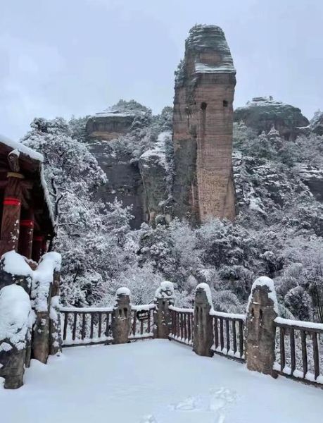丹霞山冬天有雪吗_丹霞冰雪奇观在哪里
