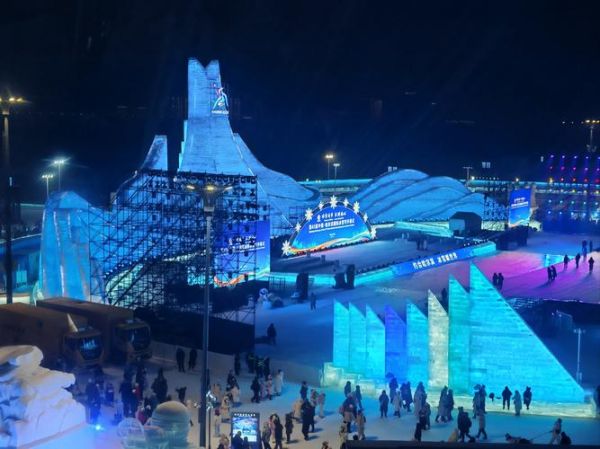 冰雪大世界有冰雕吗_冰雕展览时间