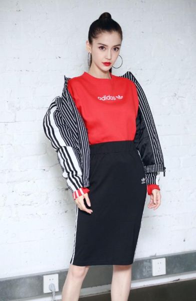 adidas户外广告在哪里_如何拍摄同款大片