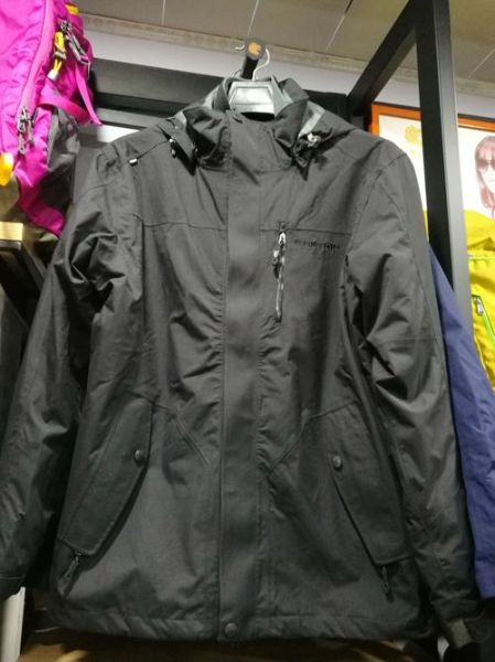 狮牌户外专卖店怎么样_狮牌冲锋衣哪款性价比高