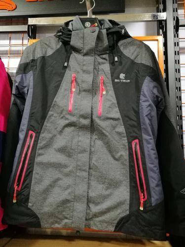 狮牌户外专卖店怎么样_狮牌冲锋衣哪款性价比高