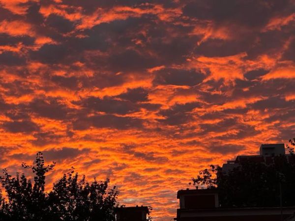 高原火烧云是怎么形成的_最佳观赏地点在哪里