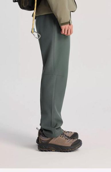 户外冲锋裤怎么选_冲锋裤和软壳裤区别