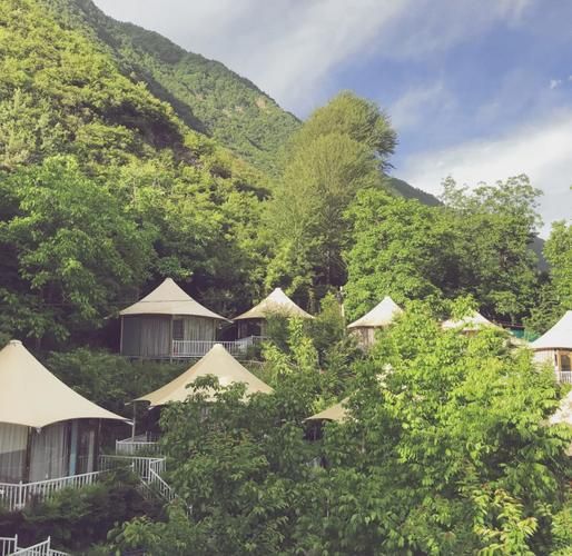 毕棚高原红酒店价格_毕棚沟住宿哪家好