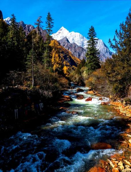高原秋旅游最佳时间_高原秋穿什么衣服