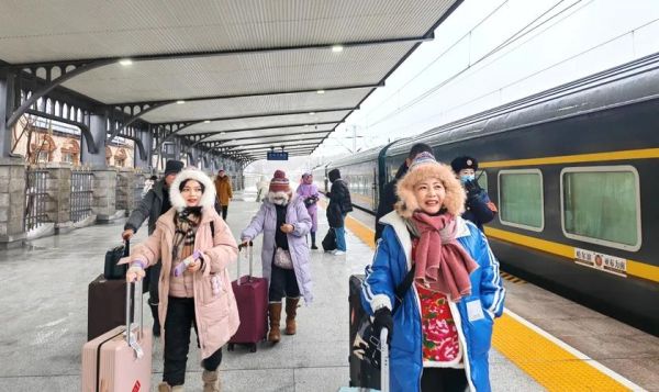 冰雪主题车厢怎么拍_冰雪列车拍照攻略