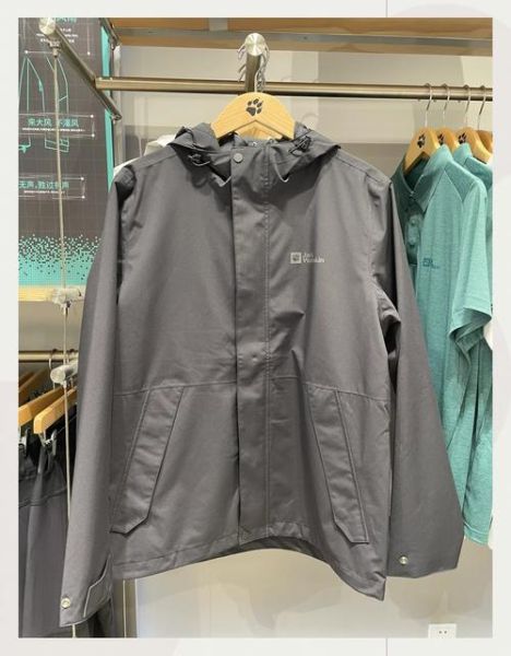 狼爪户外冲锋衣女哪款好_狼爪冲锋衣女尺码怎么选